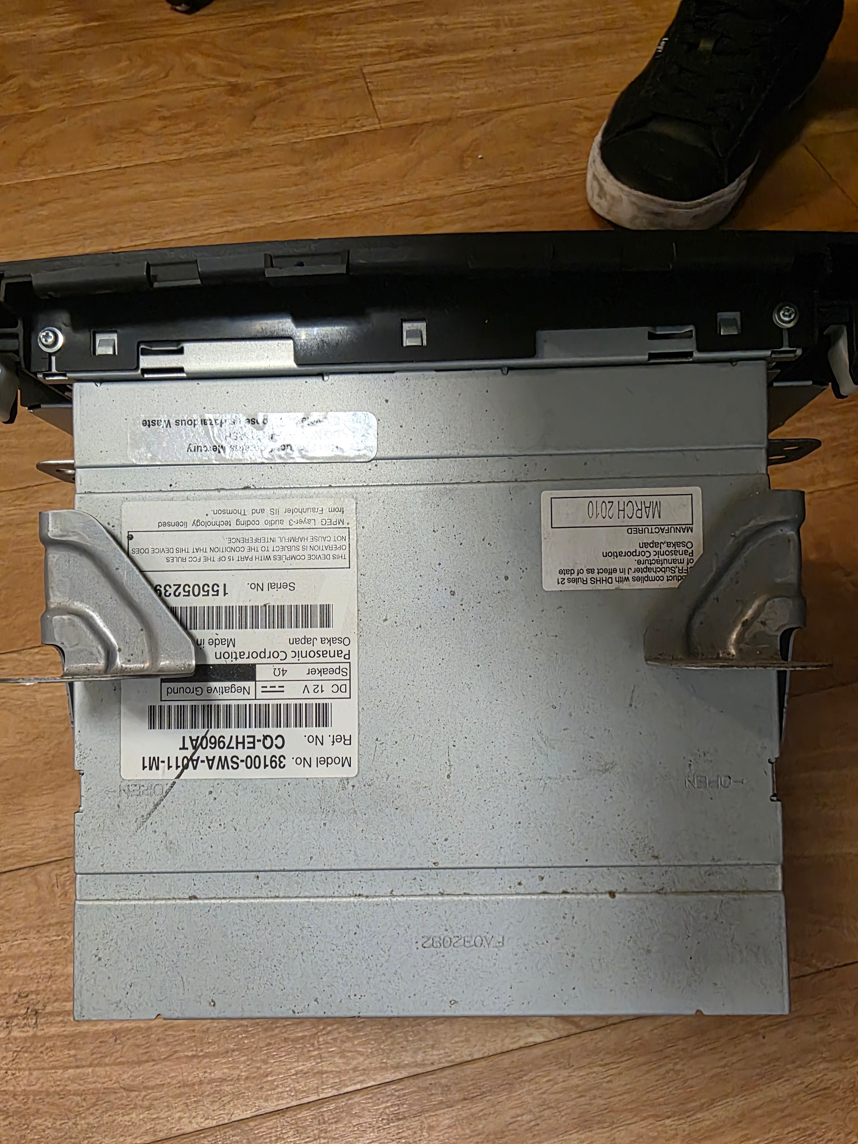 2010 Honda Disc CD Changer Car Stereo Radio - FM/AM with AUX Input